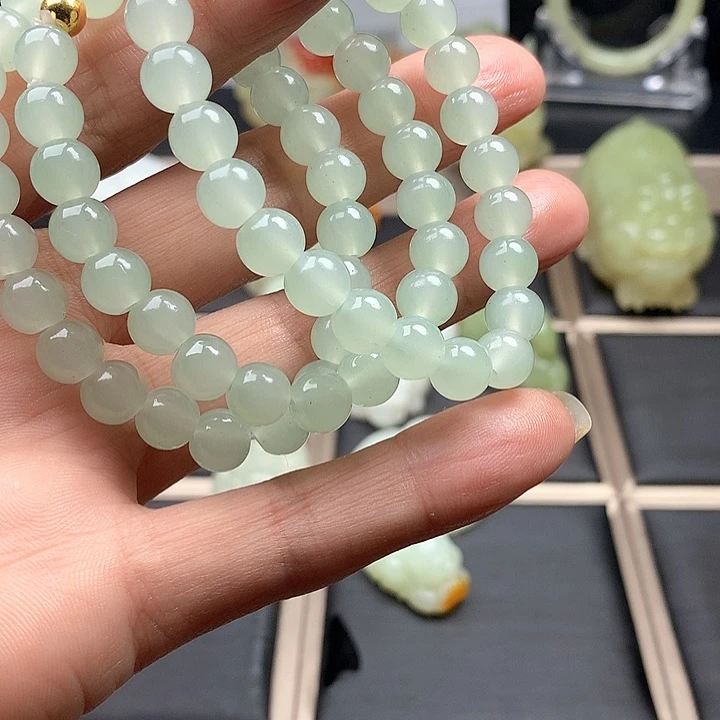 透闪石质玉颈饰未镶嵌?****༻