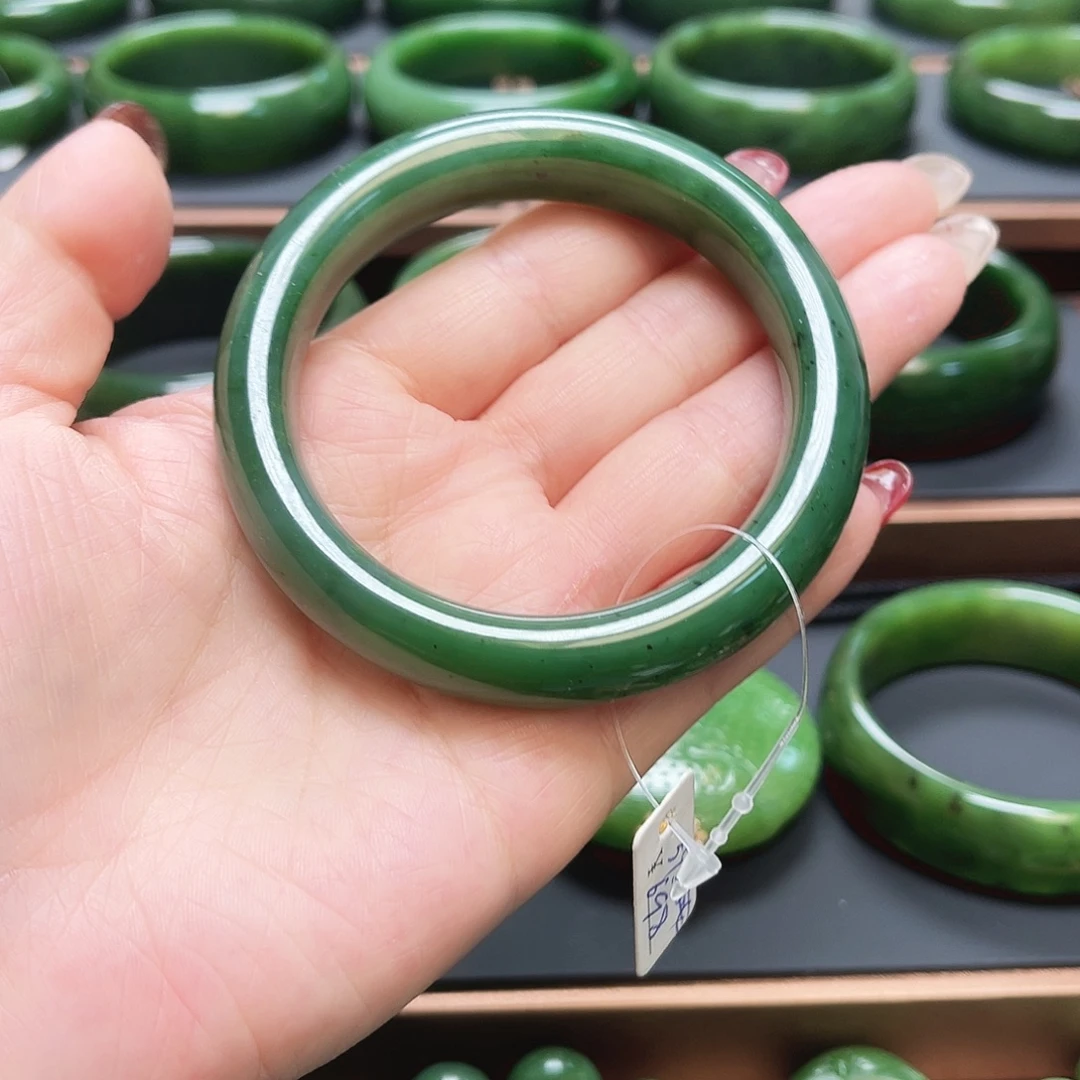 和田玉（碧玉）未镶嵌手镯