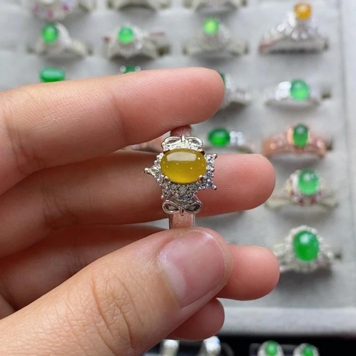 翡翠戒指未镶嵌蛋面
