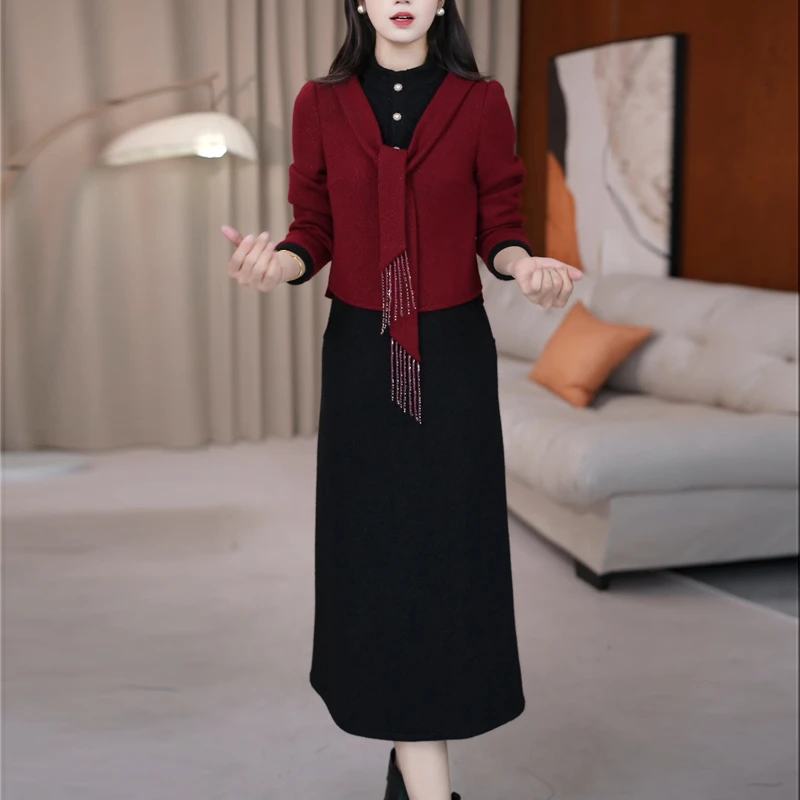 法式端庄大气围巾假俩件连衣裙2025秋冬季新款修身显瘦中长款裙子