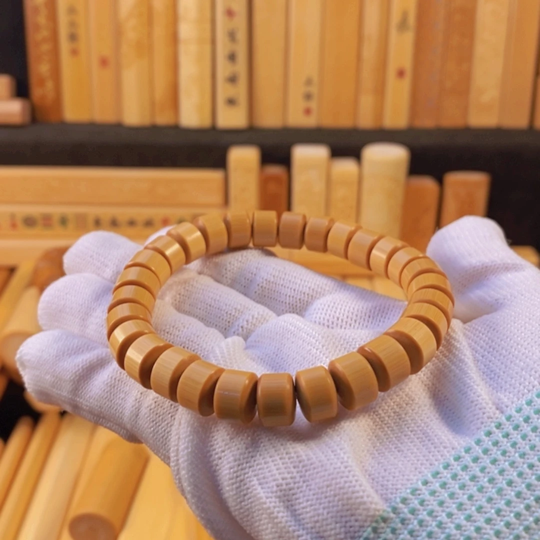 竹手串手把件如图