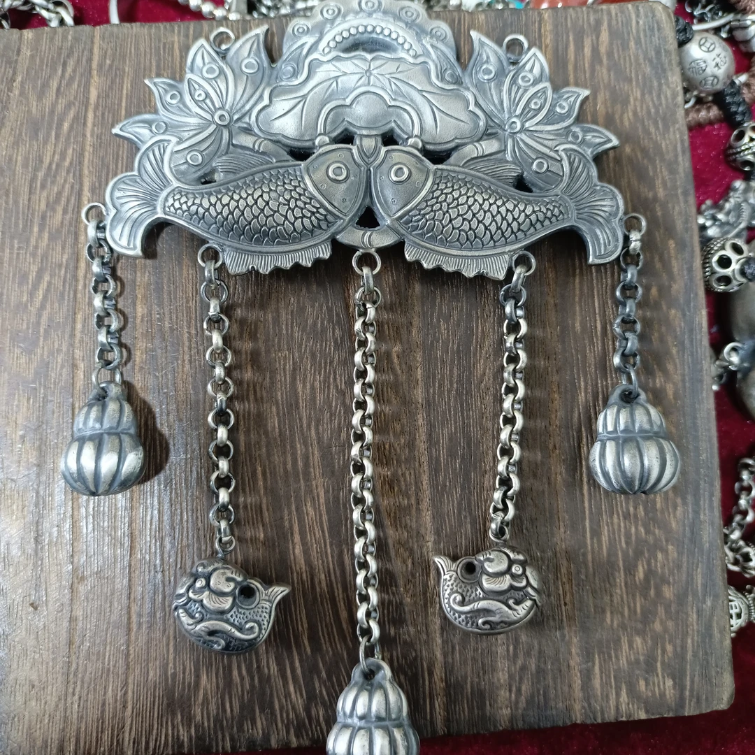 足银银制品 纯银足银手工錾刻双鱼荷花吊坠