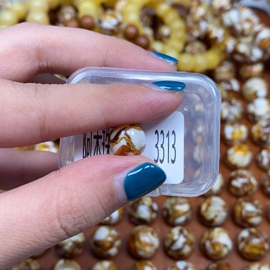 把件猴头核桃沁色蜜蜡圆珠老型3313