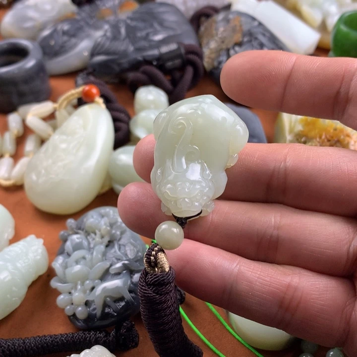 未镶嵌和田玉挂件