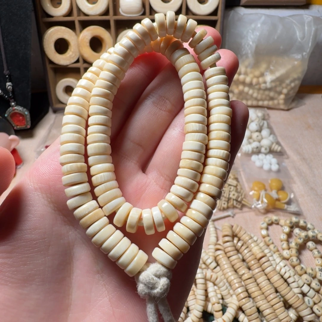 藏传完美的念珠配饰