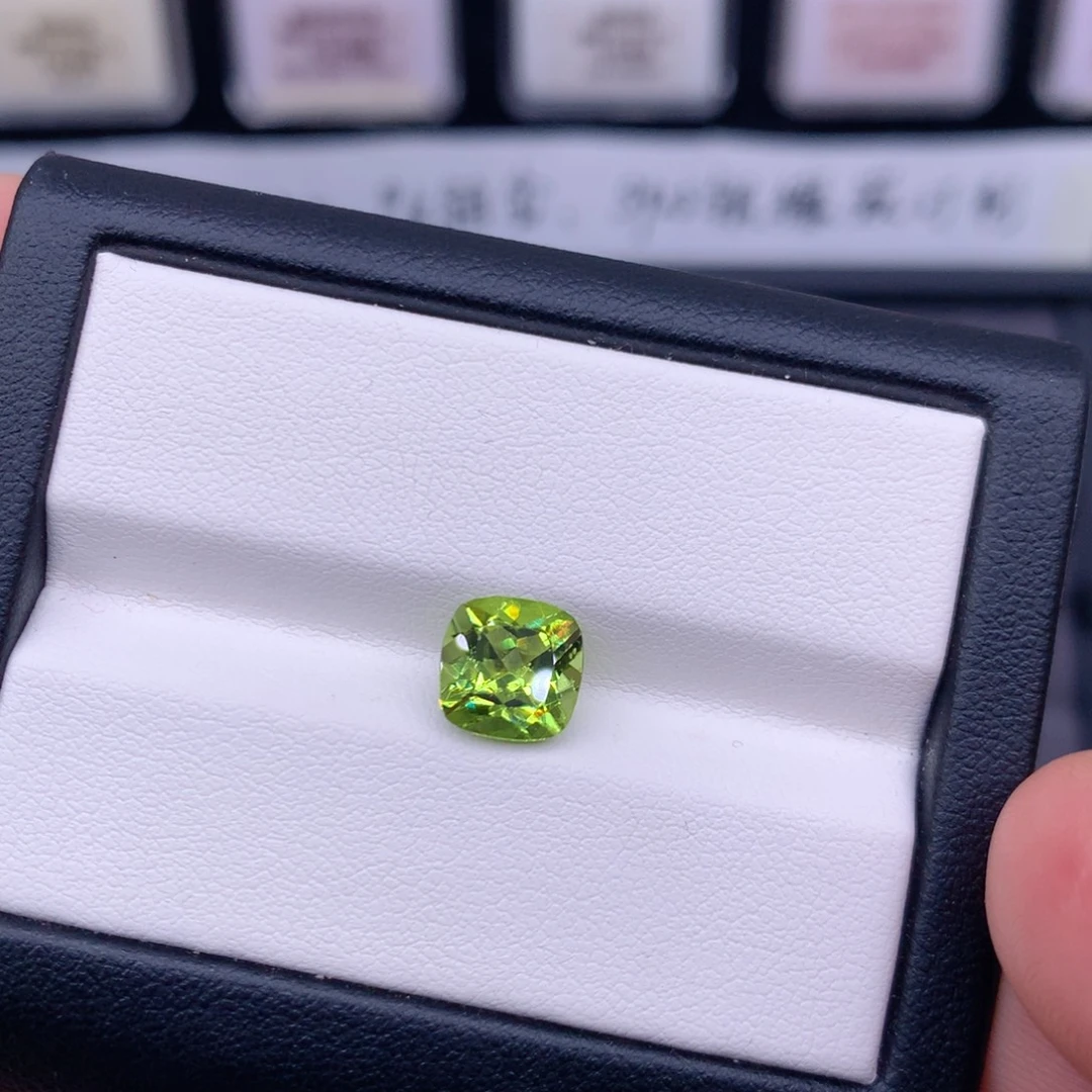 橄榄石方8裸石未镶嵌