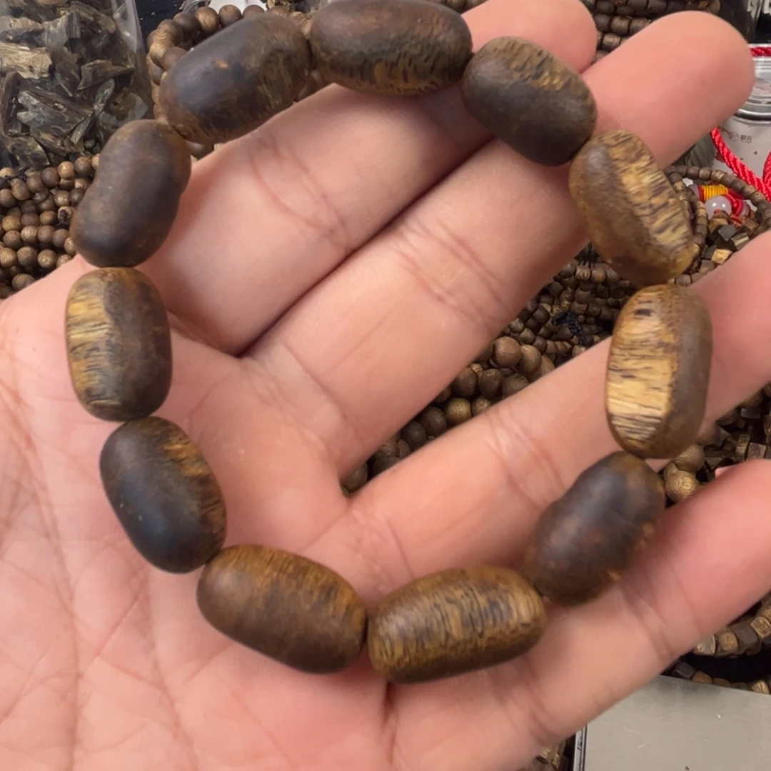 沉香碎屑沉香卡11mm随型留疤单圈 重12克+