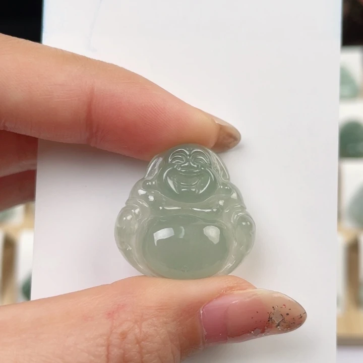 翡翠颈饰未镶嵌佛公