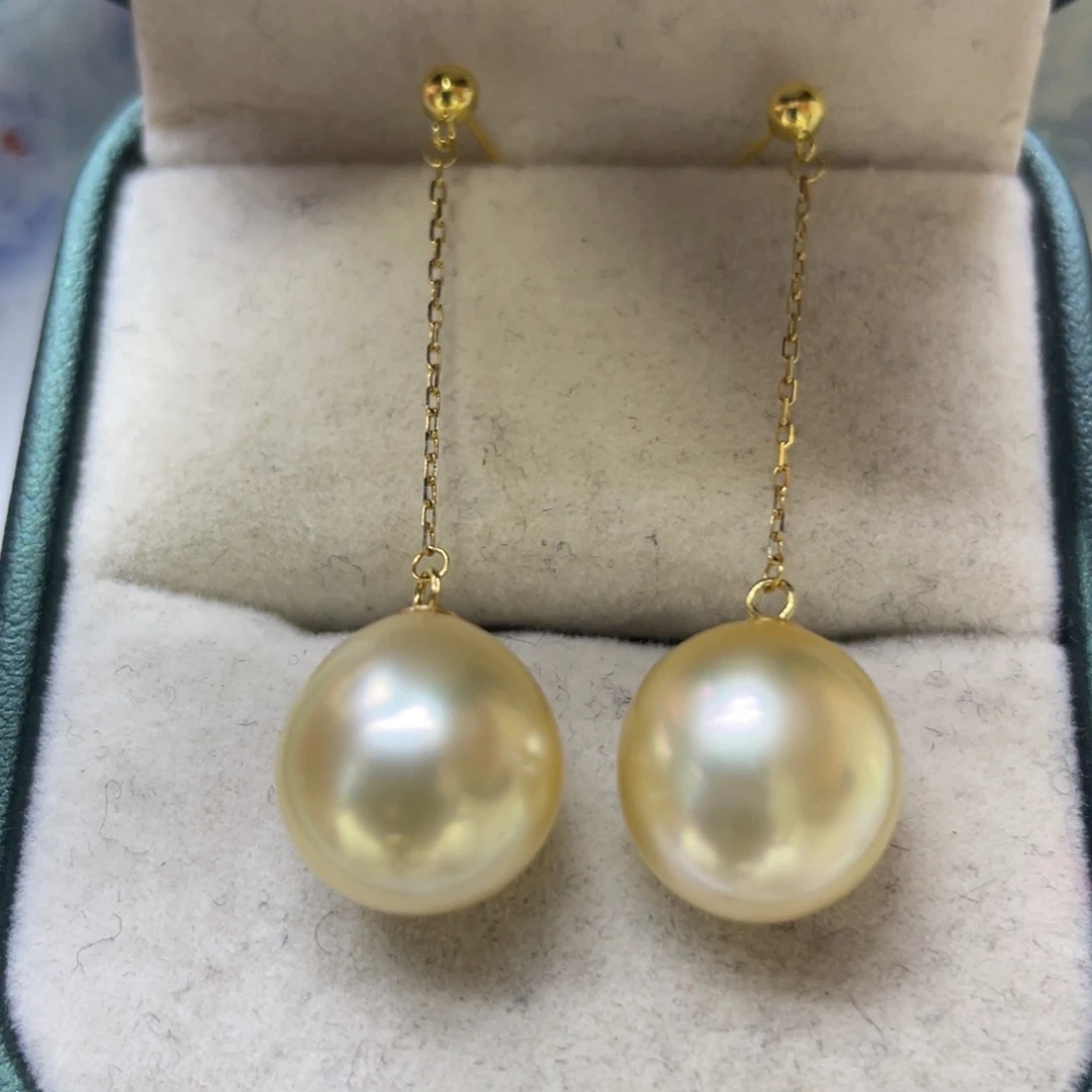 18K金镶嵌海水珍珠耳饰