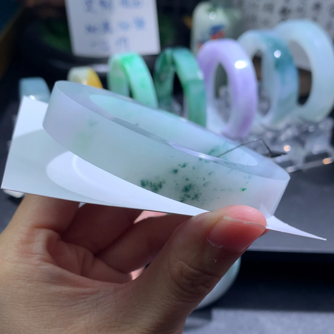 未镶嵌手镯定制翡翠
