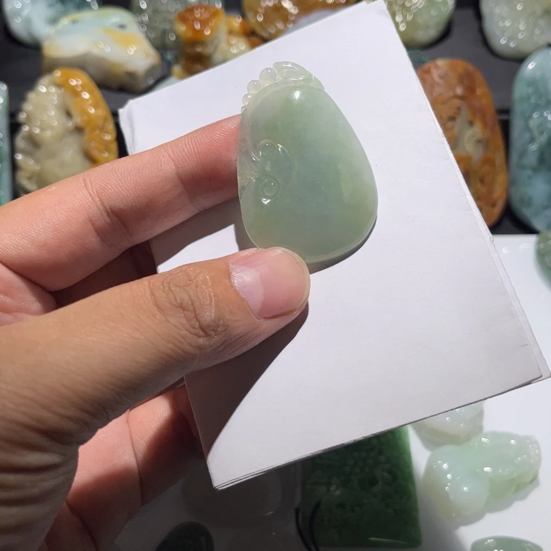 颈饰未镶嵌翡翠如意