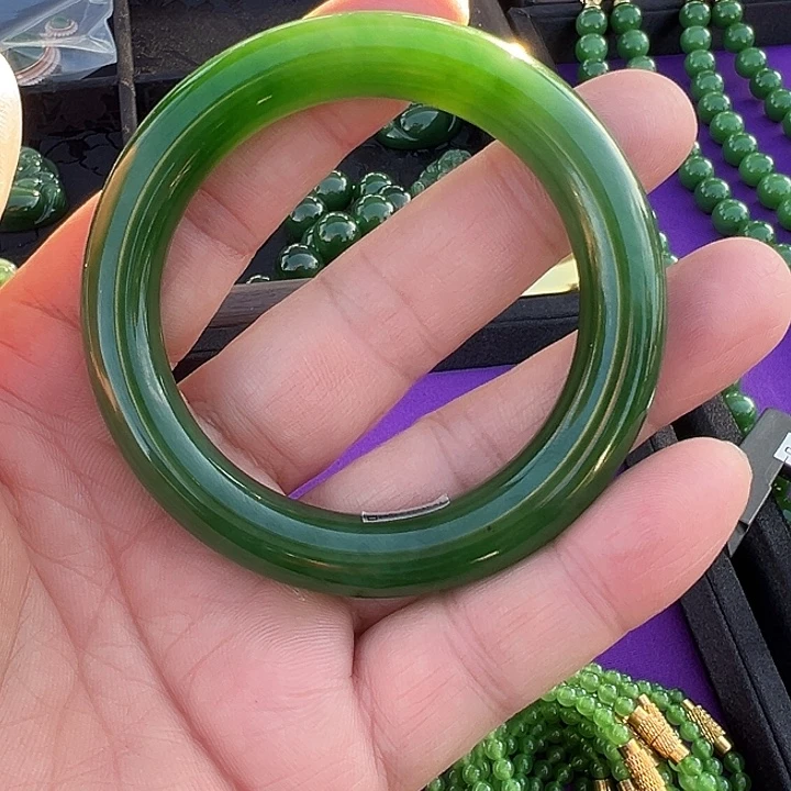 和田玉（碧玉）未镶嵌手镯