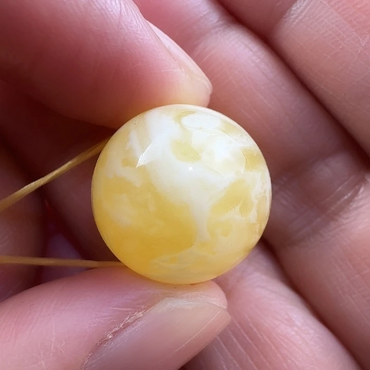蜜蜡未镶嵌裸石70