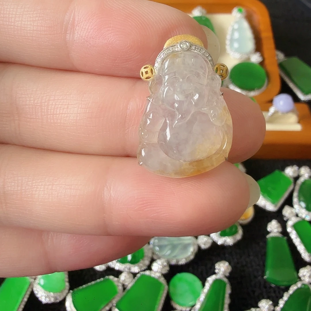 翡翠18K金镶嵌颈饰吊坠