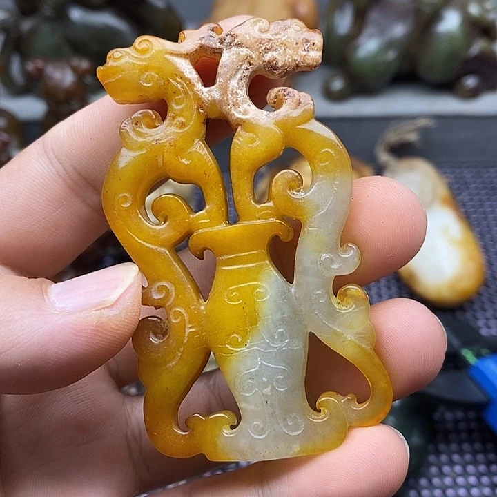 未镶嵌蛇纹石玉颈饰