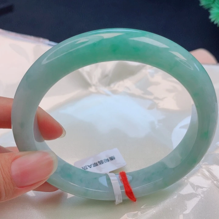 翡翠未镶嵌手镯66圈