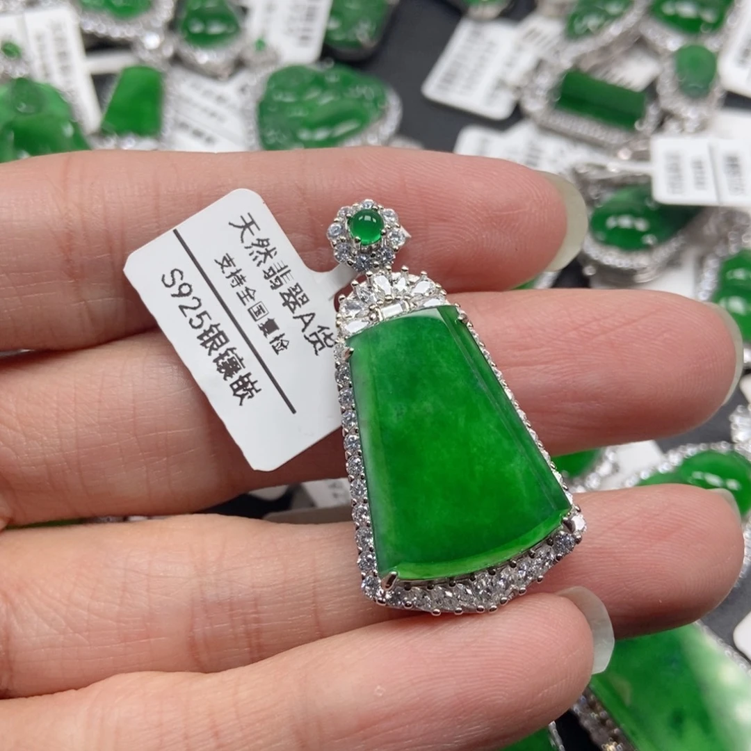 臻***米翡翠银S925镶嵌颈饰