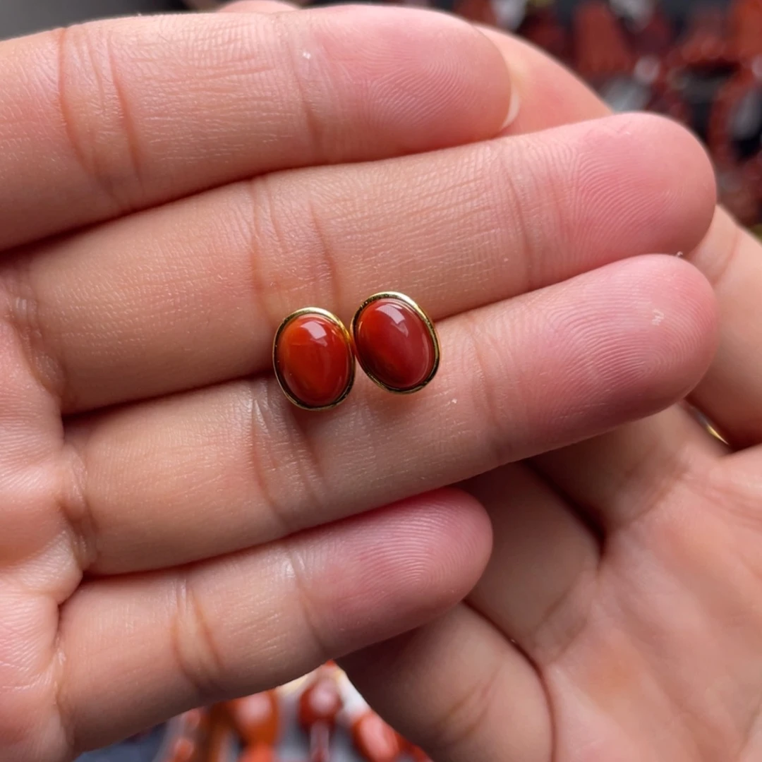 【闪购商品】银S925镶嵌小蛋面耳钉巨漏南红玛瑙