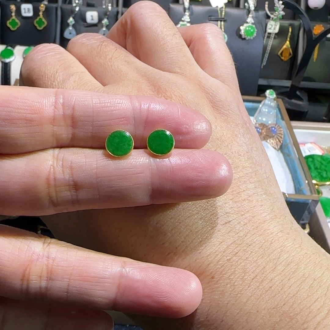 翡翠18K金镶嵌颈饰耳钉