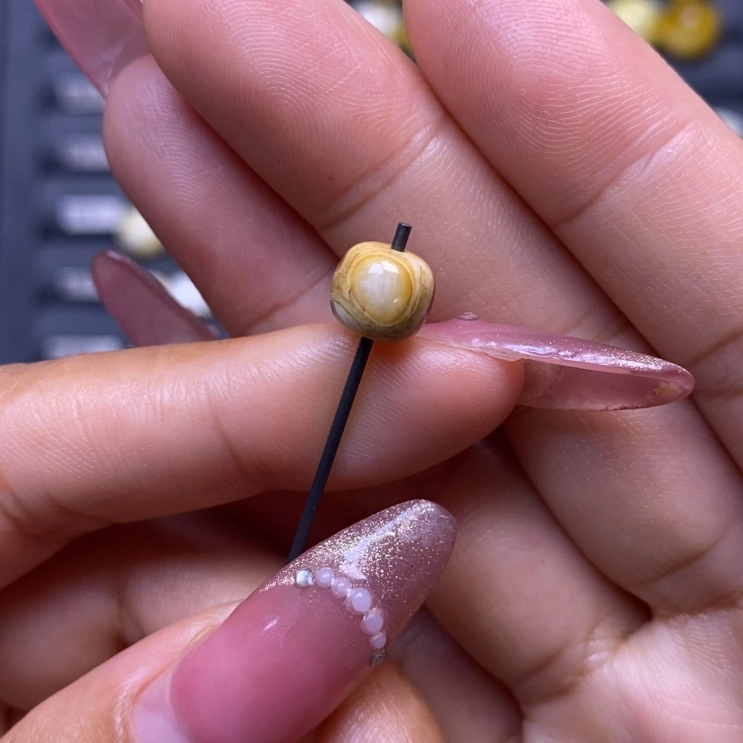 蜜蜡未镶嵌珠宝奇石沁色妖花天眼老型8.2*7.2mm