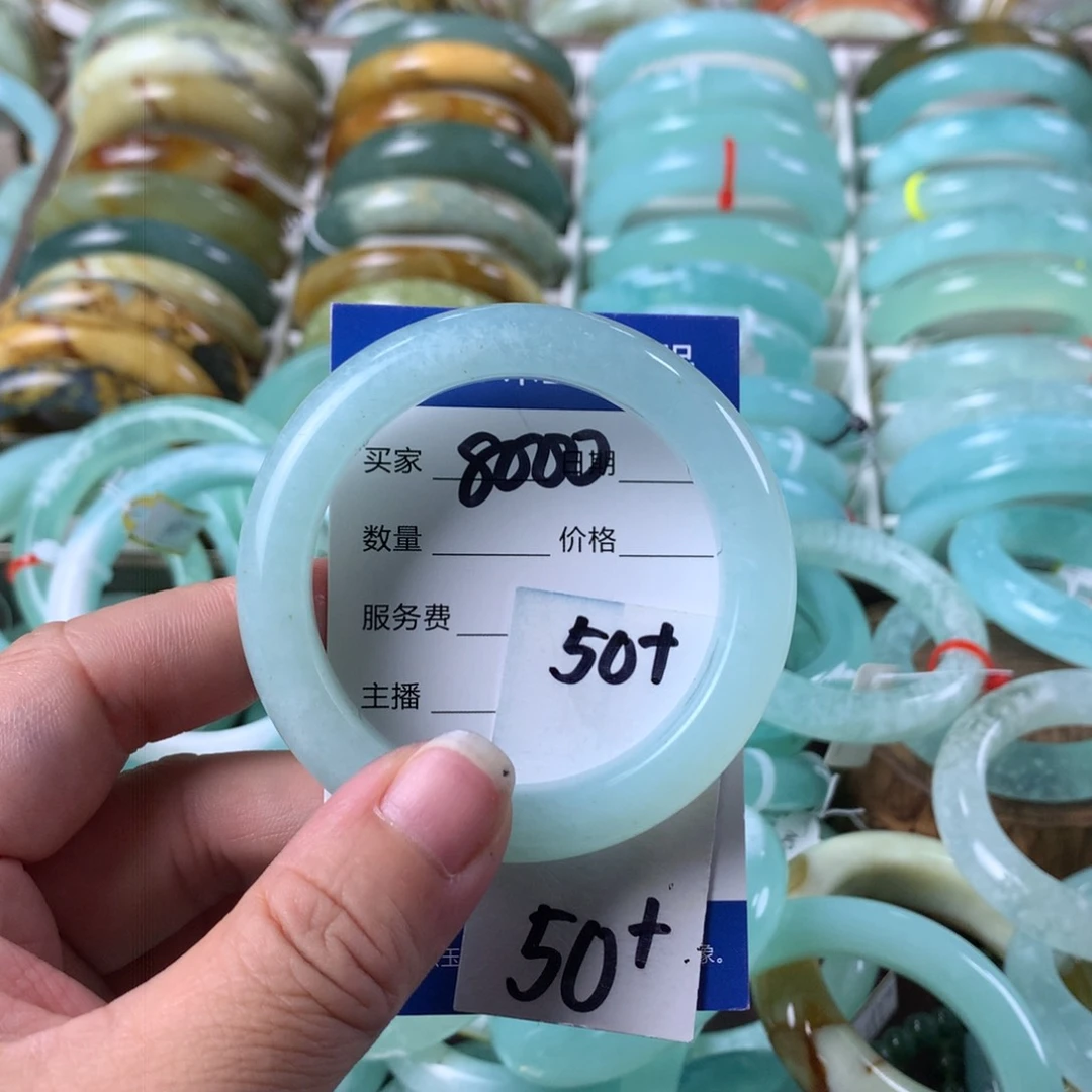 蛇纹石玉手镯未镶嵌8000