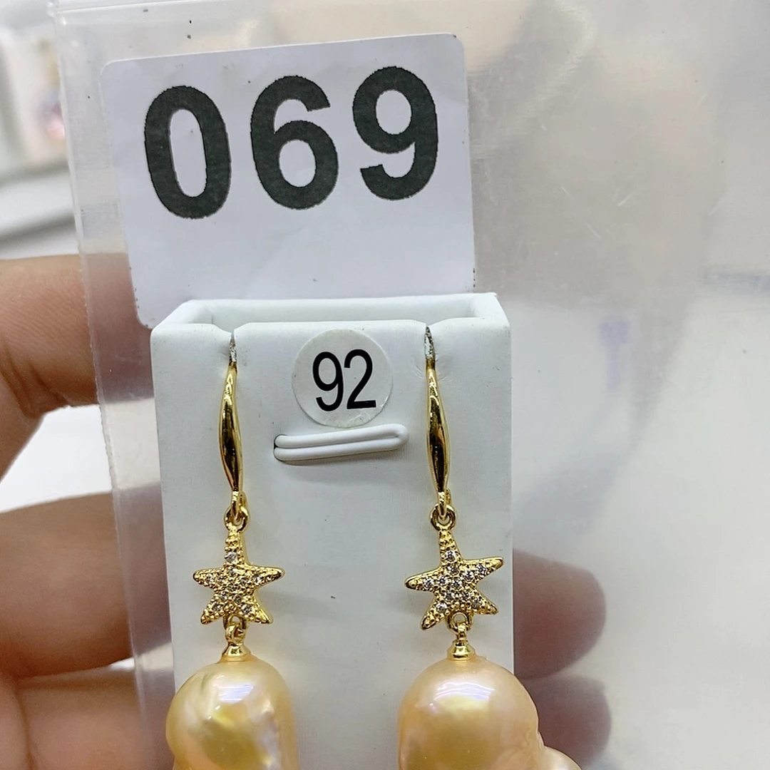 淡水珍珠颈饰合金