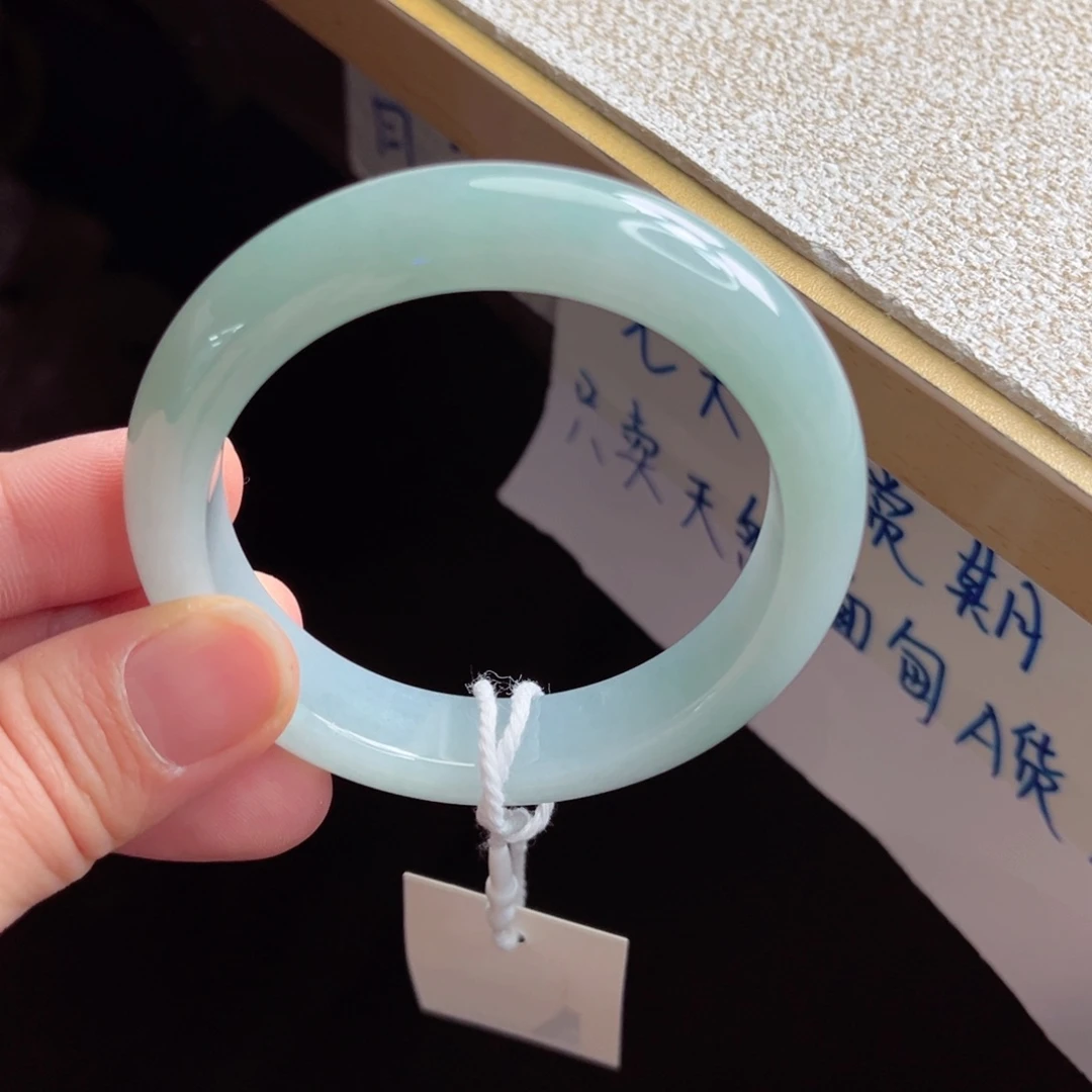 翡翠未镶嵌手镯手镯