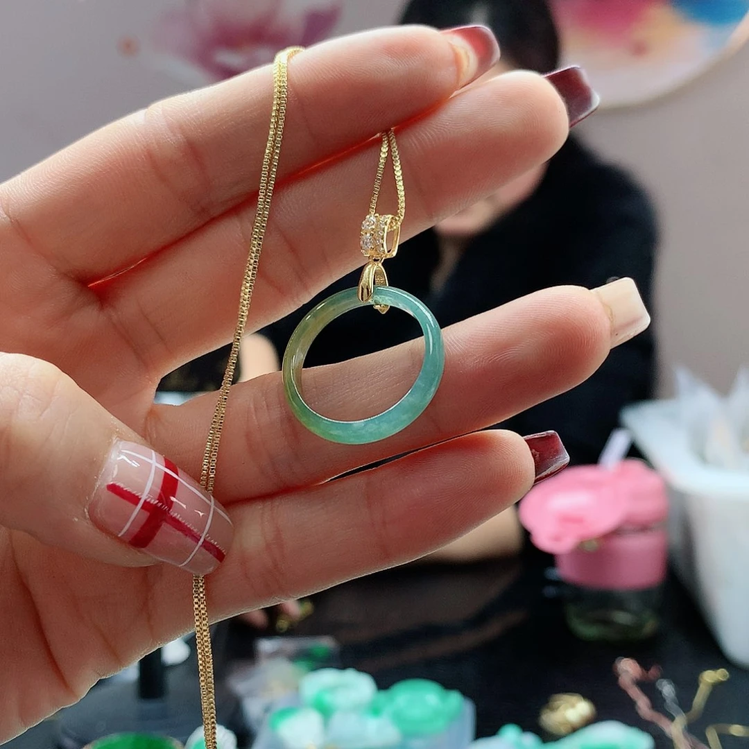 【闪购商品】翡翠吊坠(赠链)未镶嵌