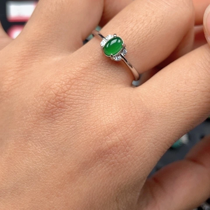 翡翠未镶嵌戒指戒指