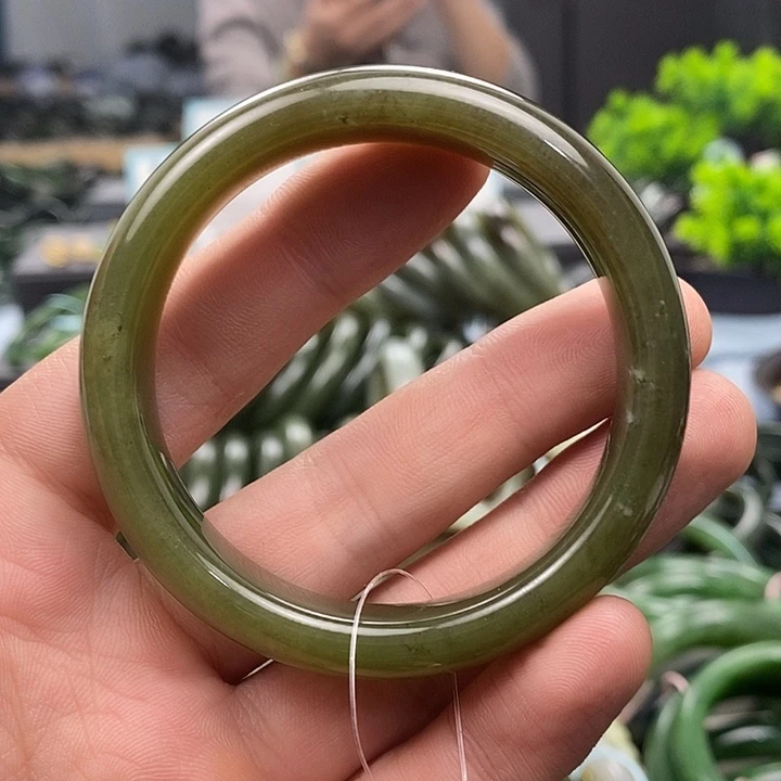 和田玉未镶嵌手镯52.5