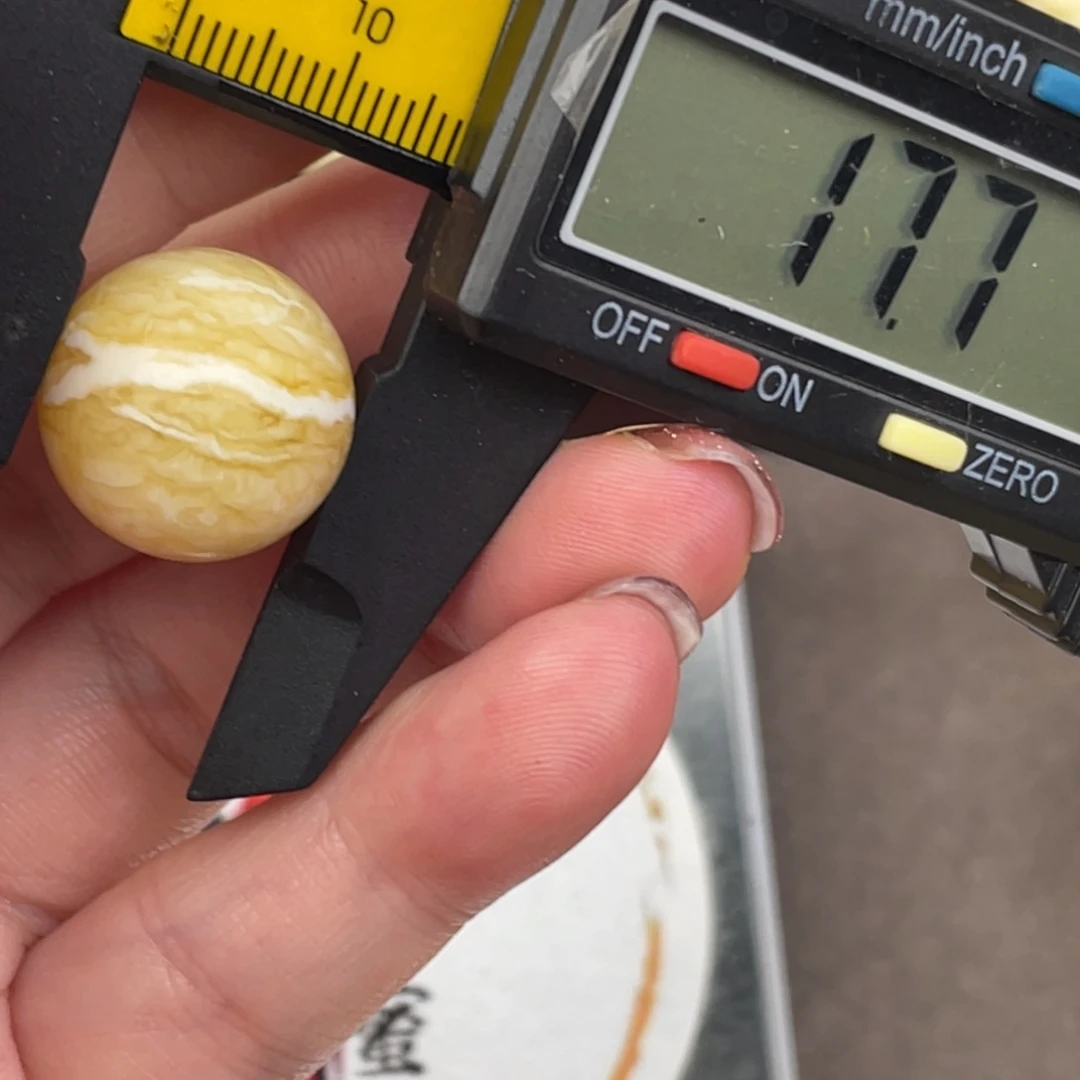 未镶嵌蜜蜡裸石594