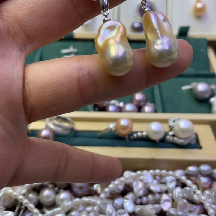 淡水珍珠耳饰合金