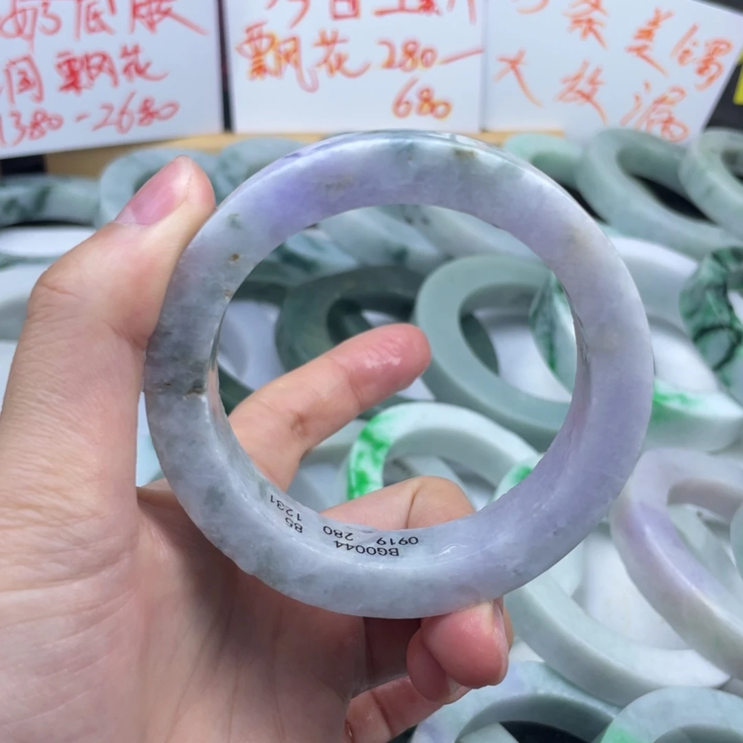 定制翡翠未镶嵌翡翠手镯