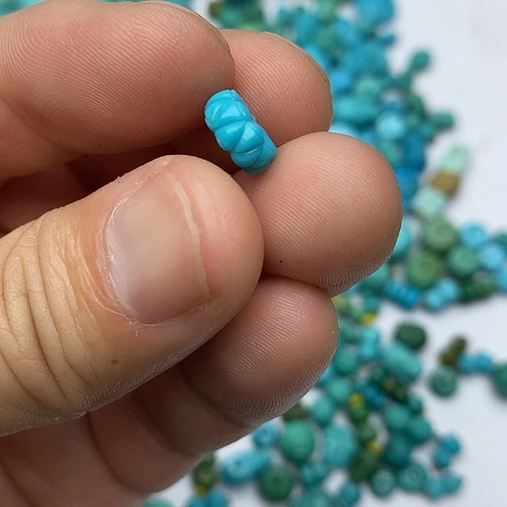 绿松石未镶嵌珠宝奇石