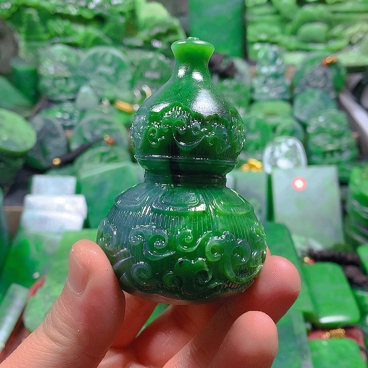 碧***天和田玉（碧玉）未镶嵌珠宝半成品