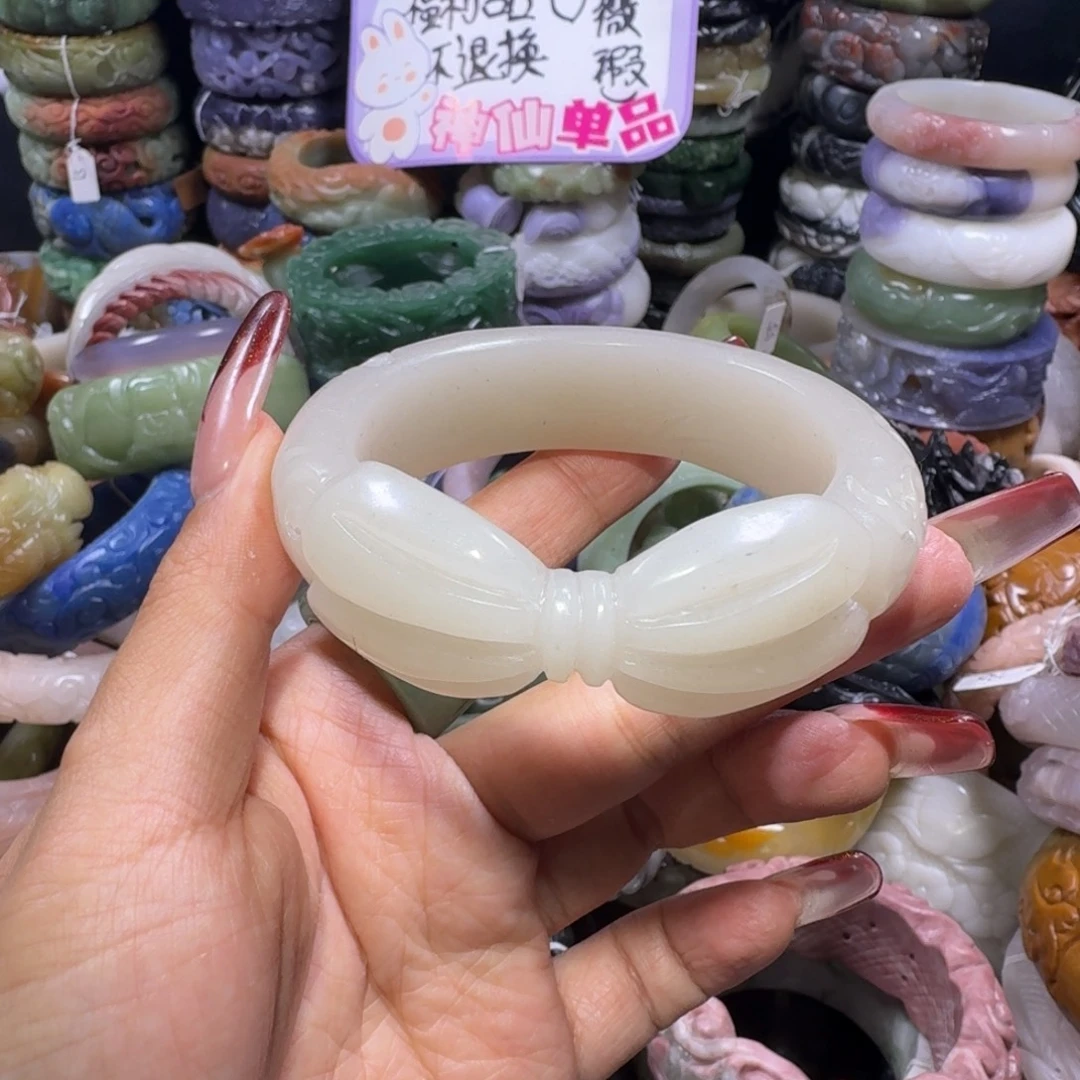 石英质玉（佘太翠）未镶嵌手镯1，57，不退换