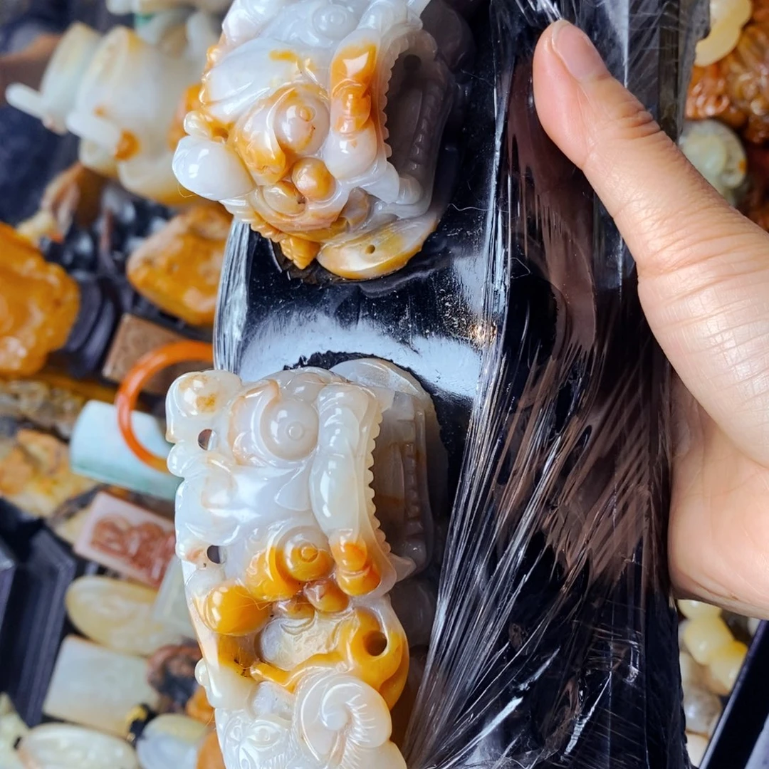石英质玉（黄龙玉）未镶嵌吊坠(不含链)