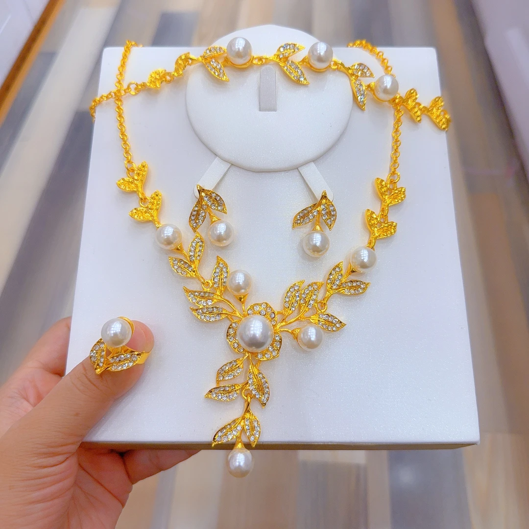 铜合金亚克力项链 新款金子同款四件套首饰网红夸张高档高级首饰