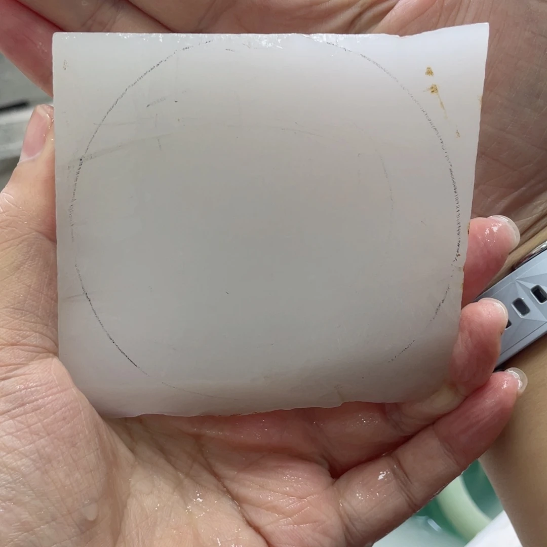 未镶嵌定制石英质玉天山翠笑**生