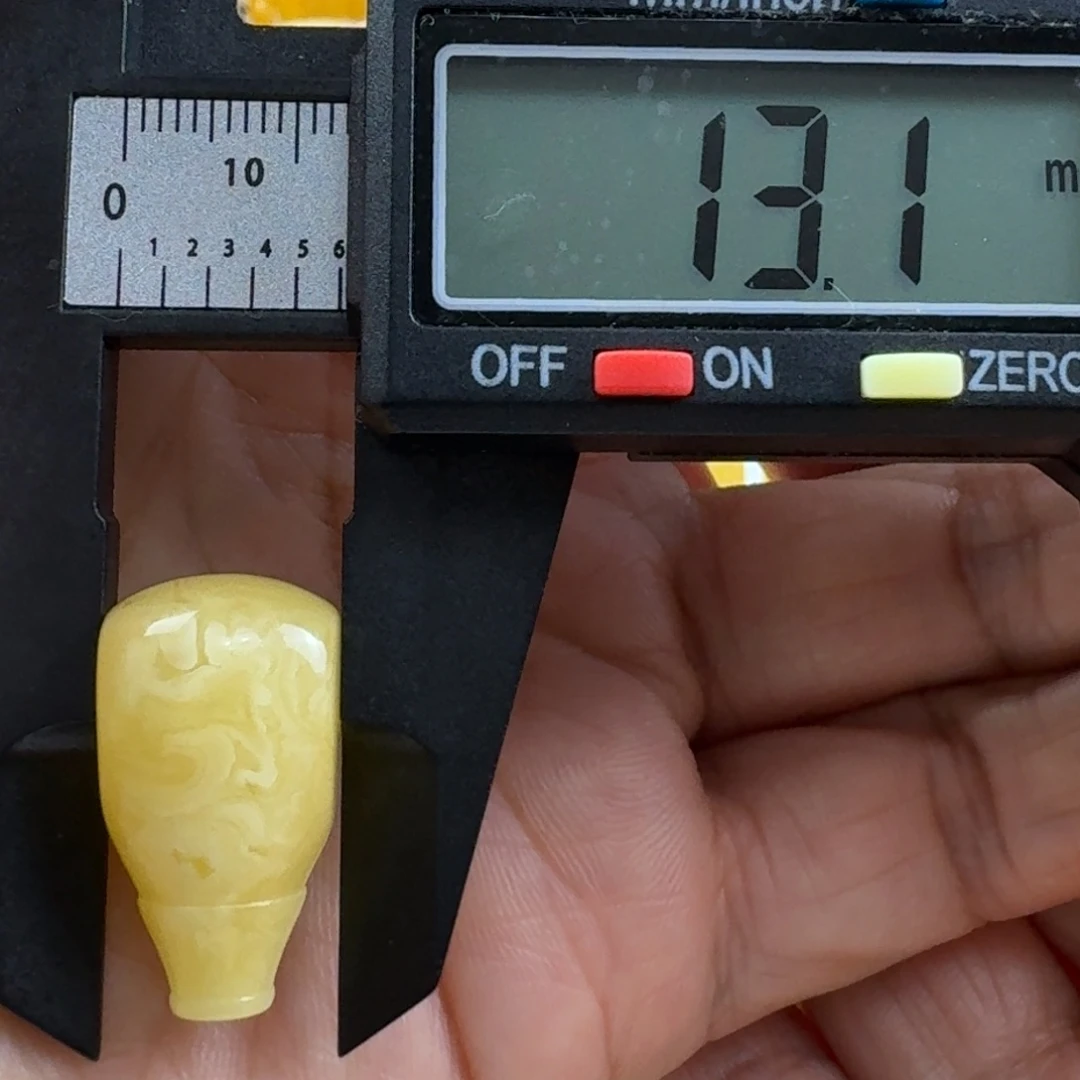 蜜蜡未镶嵌裸石33