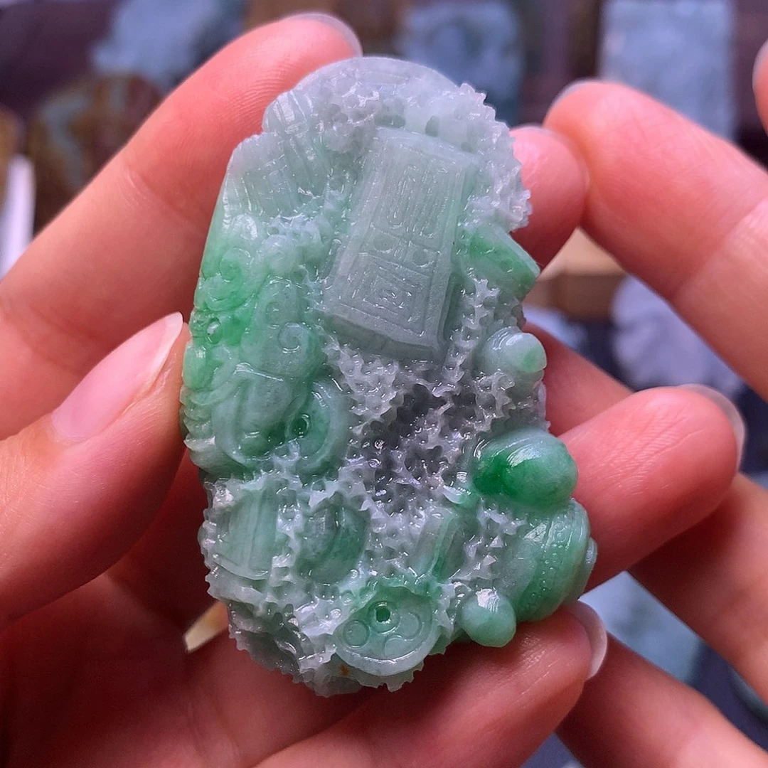 定制翡翠未镶嵌八破