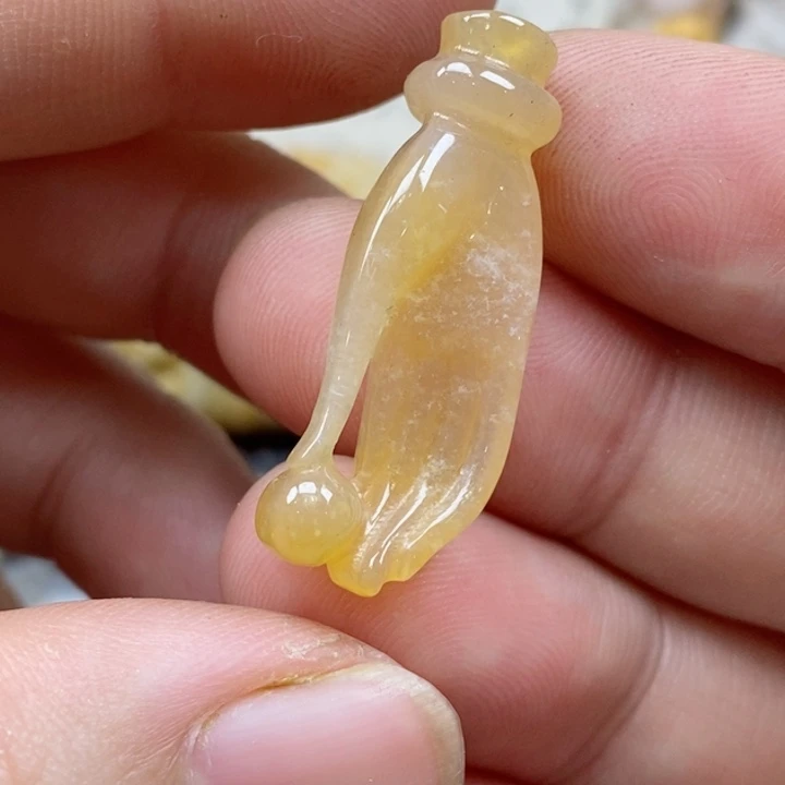 颈饰未镶嵌硅化珊瑚（珊瑚玉）小