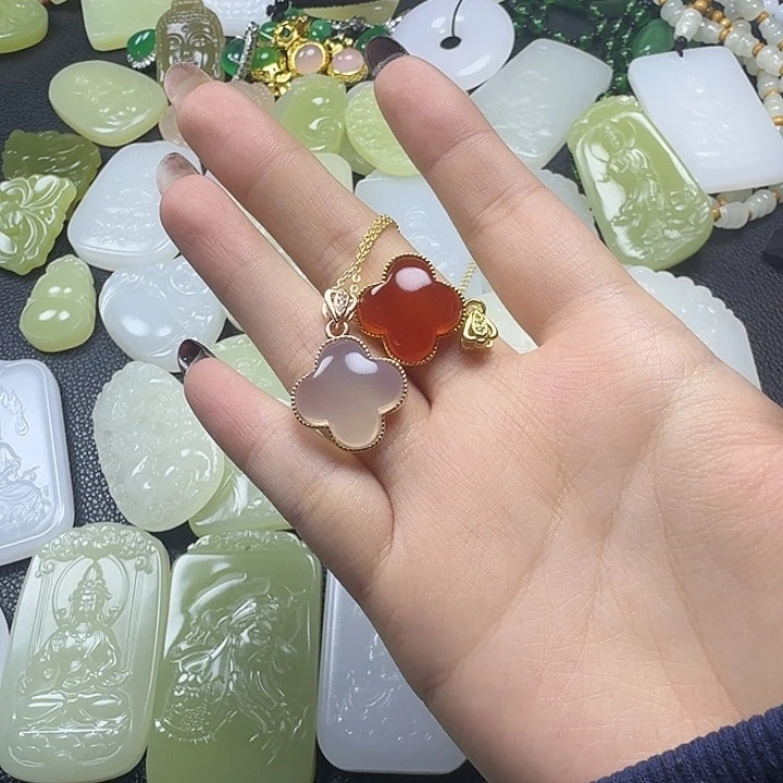 石英质玉未镶嵌颈饰
