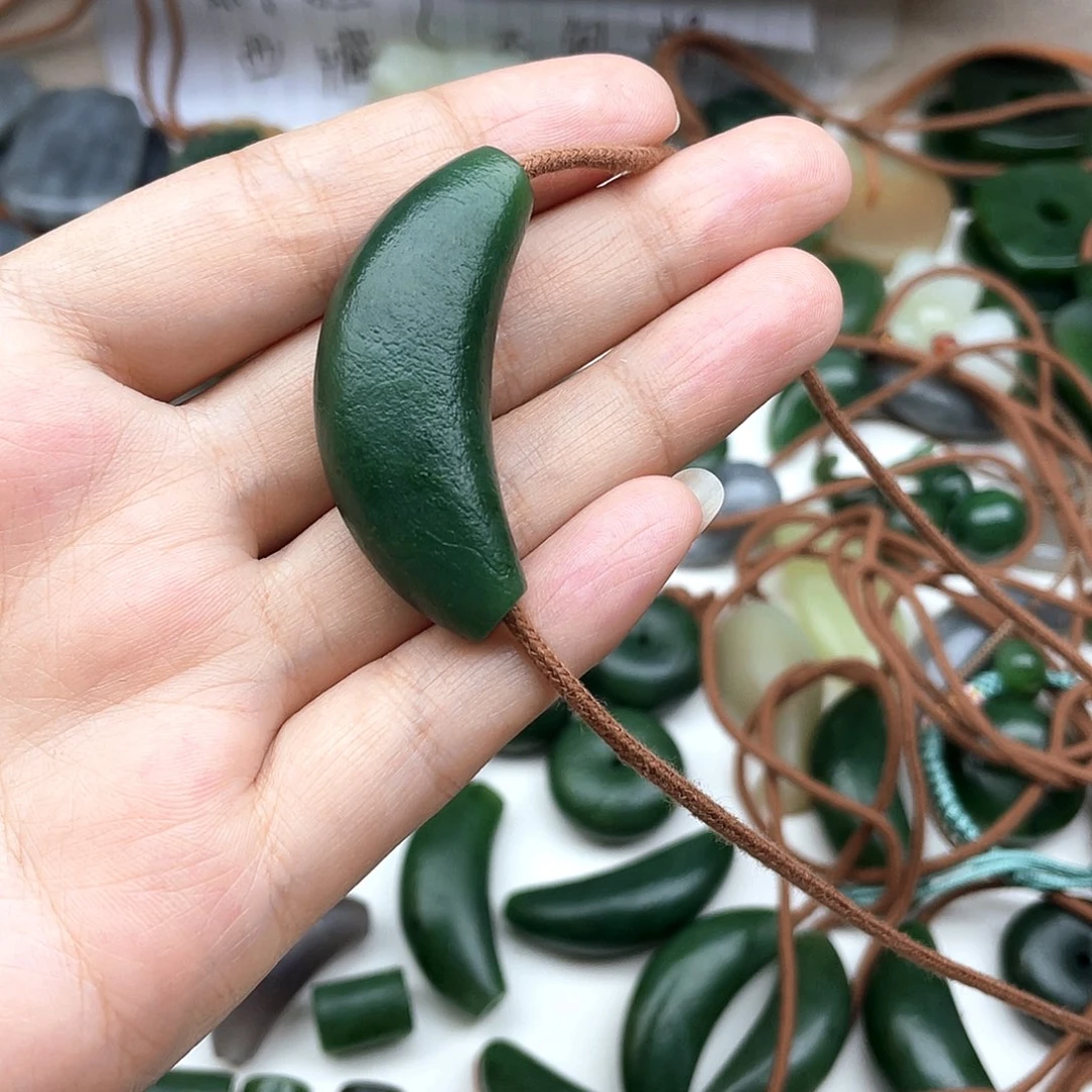 颈饰未镶嵌和田玉独**贰