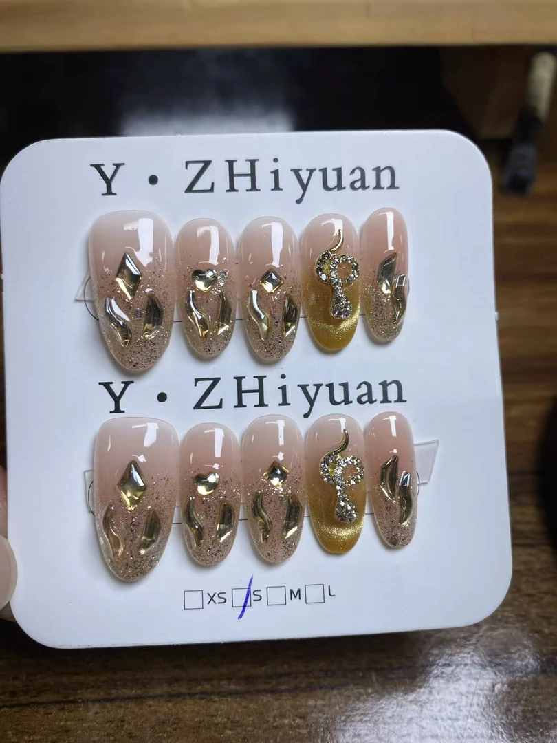 【灵蛇密语】纯手工穿戴甲秋冬新款爆闪显白高级感光疗穿戴式美甲