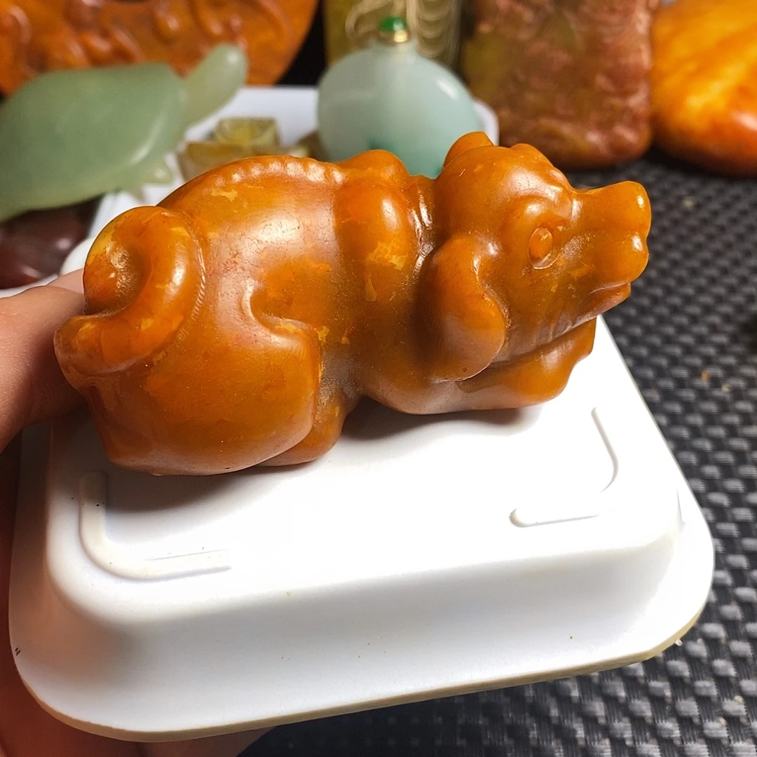 岫岩老玉（透闪石质玉）未镶嵌珠宝奇石