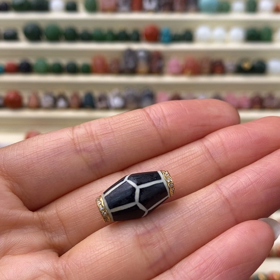 玛瑙/玉髓18K金镶嵌颈饰