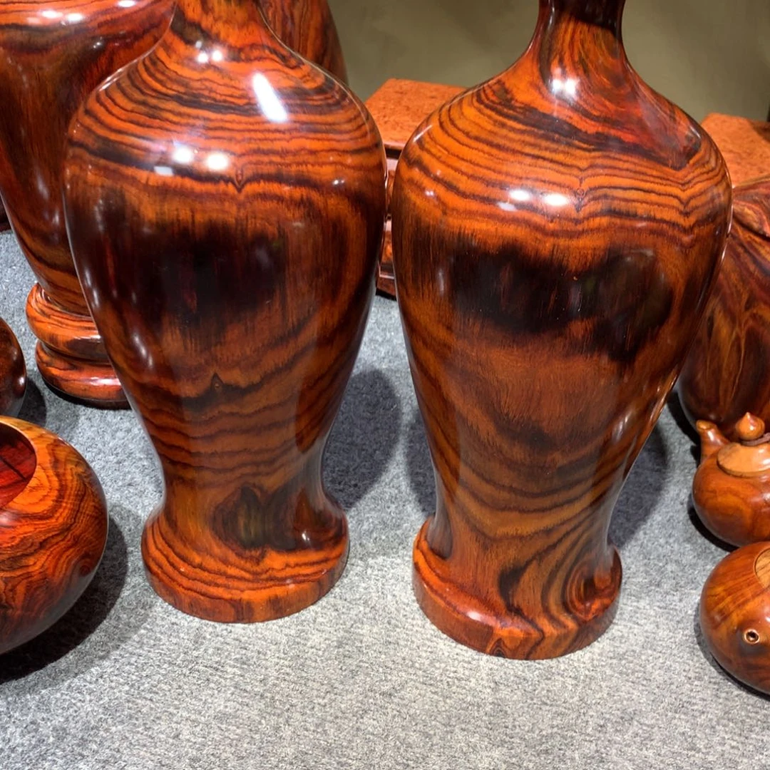 御***园木大红酸枝花瓶一对