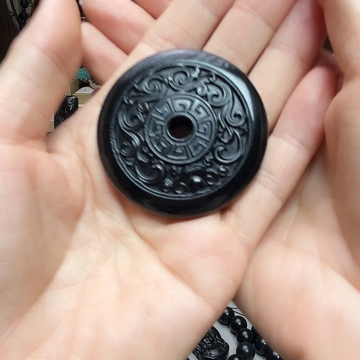 和田玉（墨玉）未镶嵌颈饰平安扣