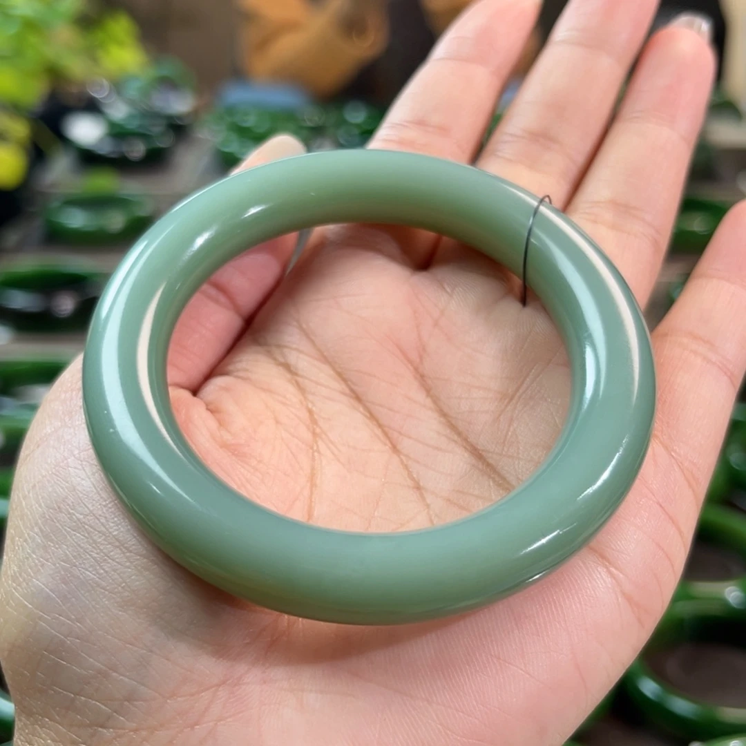 未镶嵌手镯（圆镯）和田玉（碧玉）5455